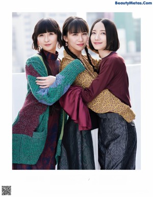 Perfume パフューム, Anan 2022.03.08 (アンアン 2022年3月8日号)