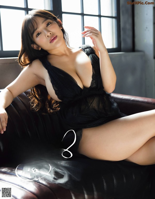 Jun Amaki 天木じゅん, Ex-Taishu 2022.02 (EX大衆 2022年2月号) No.d68231